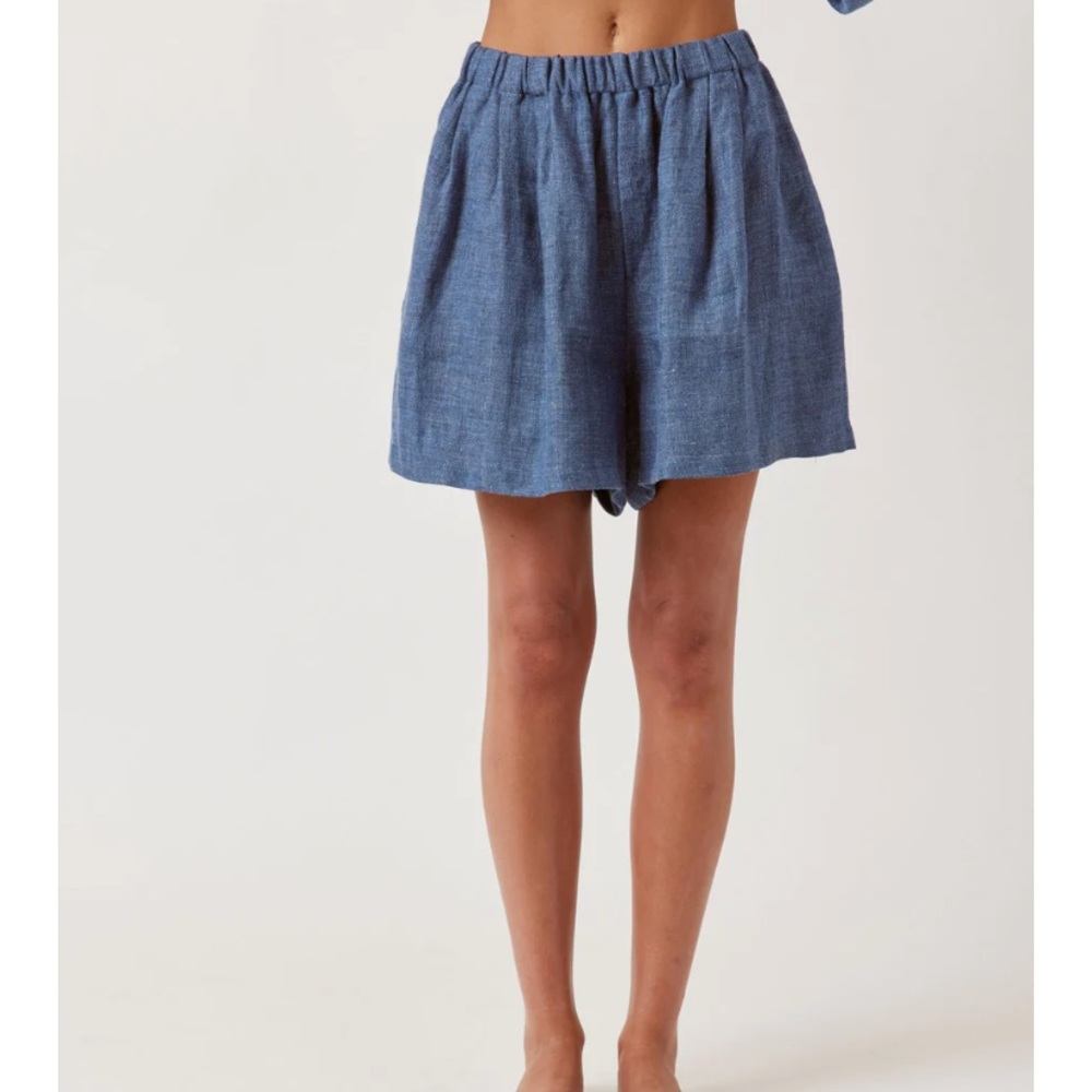 Amente Pleated Linen Shorts